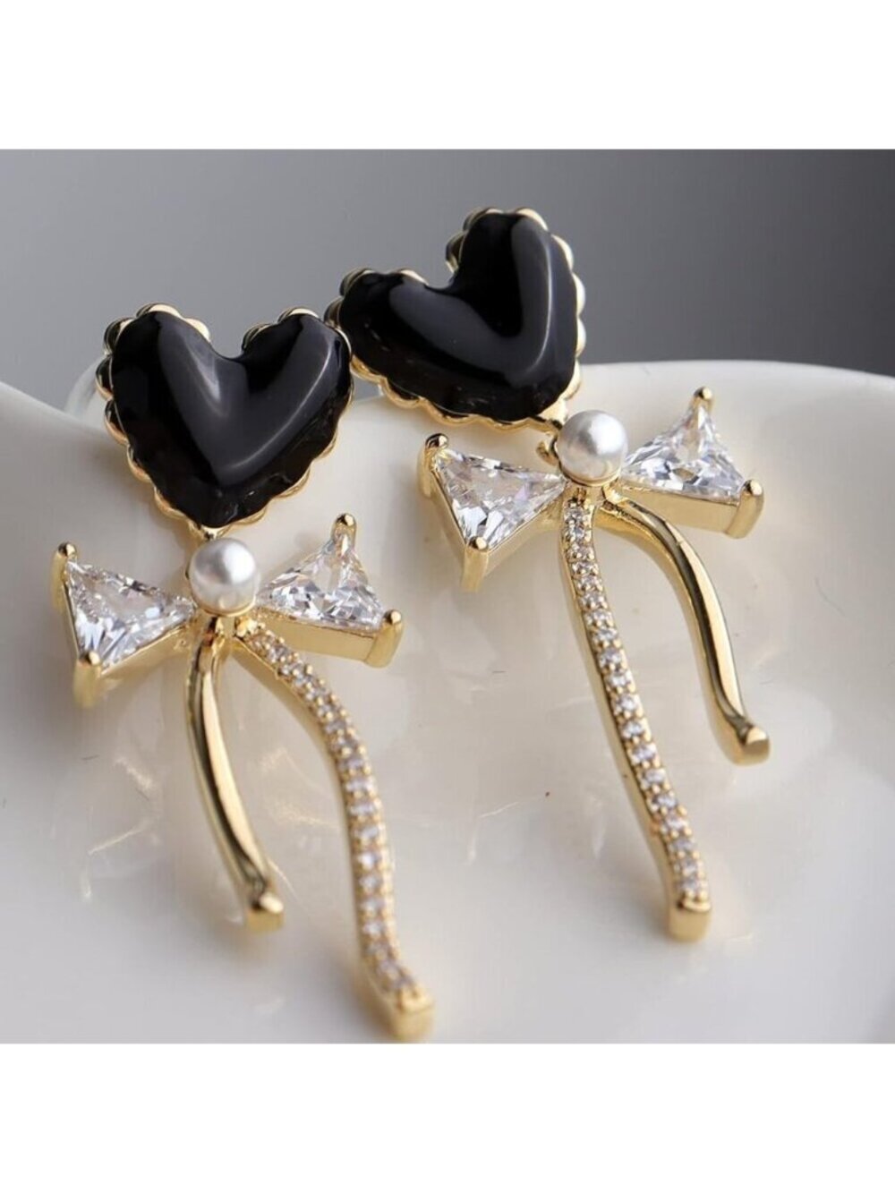 Women's Heart Black Dangle Sparkly Cubic Zirconia Crystal Rhinestone Earring